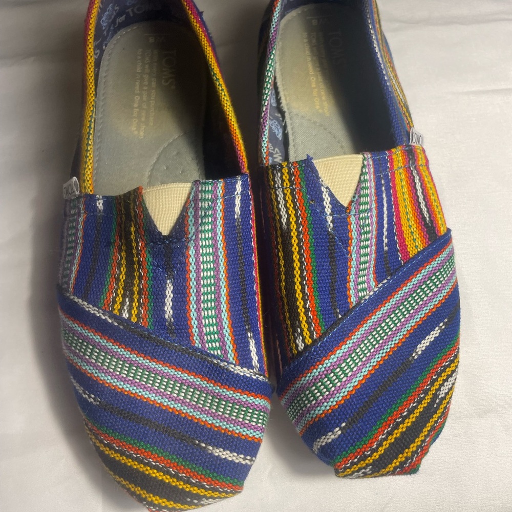 Toms size 8